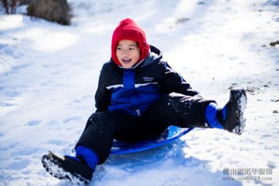 滑雪服可以當(dāng)沖鋒衣穿嗎？